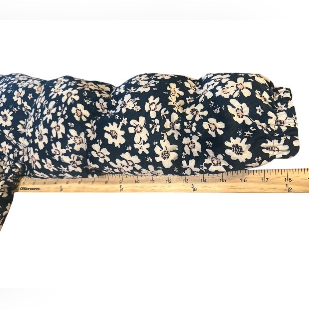 Akaiv Cropped Floral Puffer Jacket Size Large Navy Blue Cream Pockets Full Zip - Picture 14 of 14